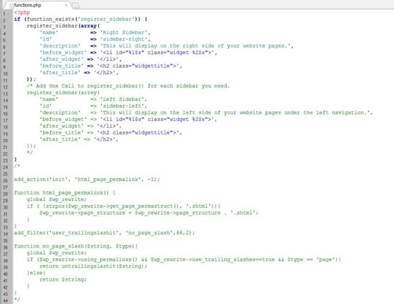 Softwareentwickler bei der Arbeit am Code